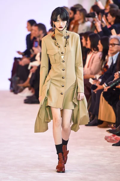 Look 11